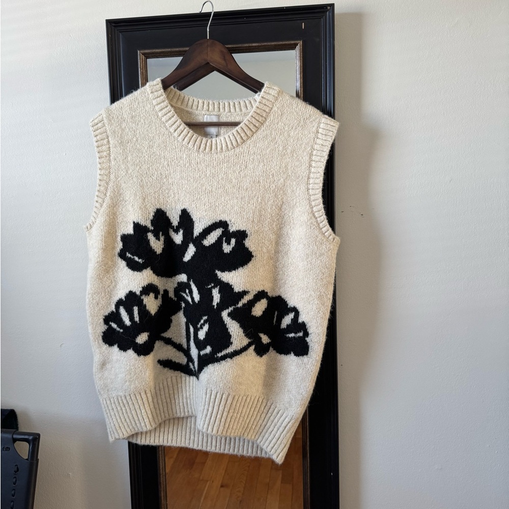 Maeve Graphic Flower Sweater Vest - M
